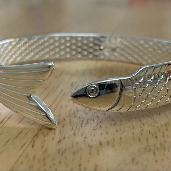 Cape Cod style FIsh Cuff Bracelet - Picture 3 of 4